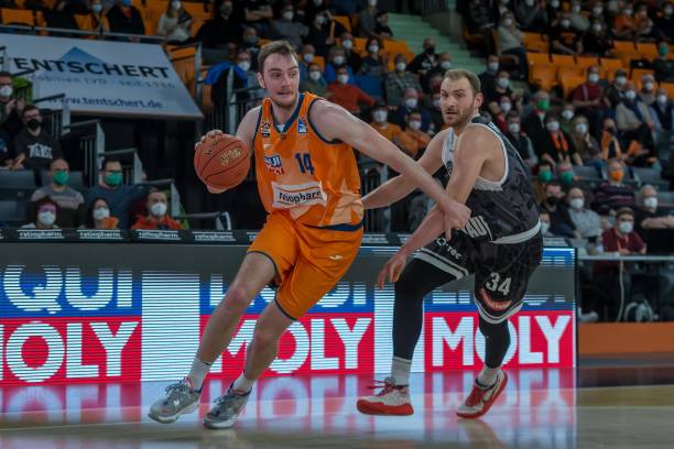 各方对阿尔 各方对阿尔