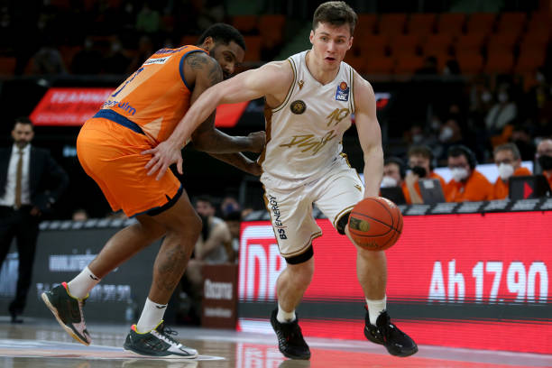 赛中显得尤 赛中显得尤